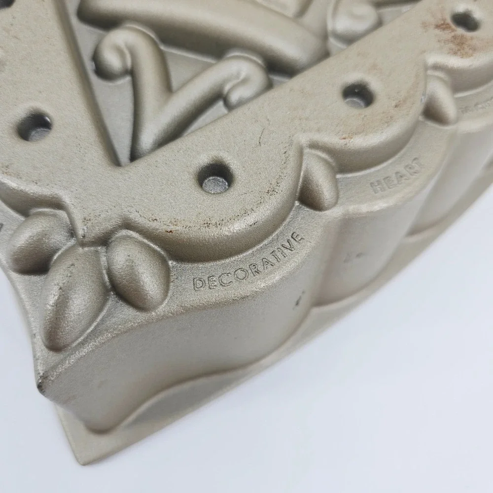 Nordic Ware Decorative Heart‎ Flowers Bundt Pan 10 Cup Cast Aluminum USA